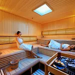 Relax Hotel 4*